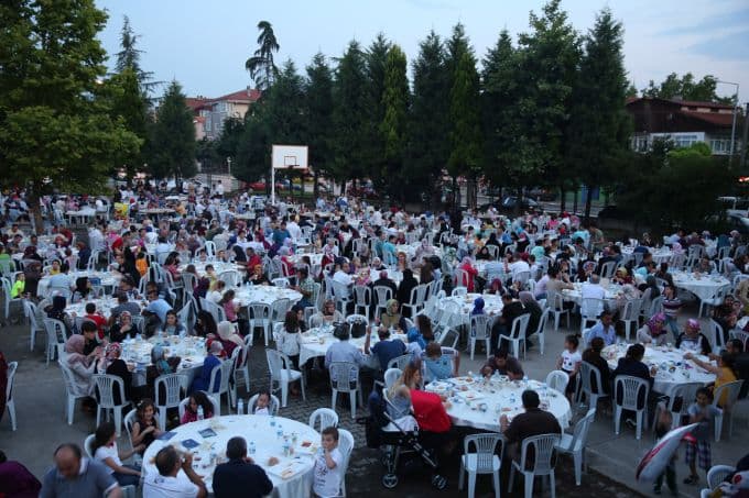 Halk iftarı Yenigün'de yapıldı