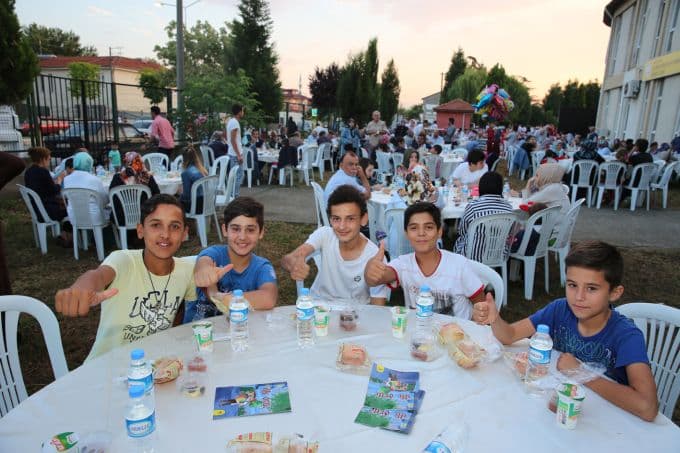 Halk iftarı Yenigün'de yapıldı