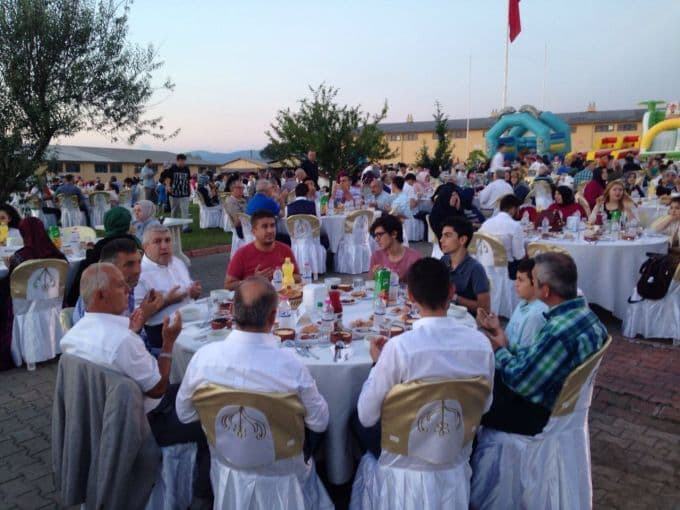 Coşkunlar'ın iftar programı ve sünnet şöleni yapıldı