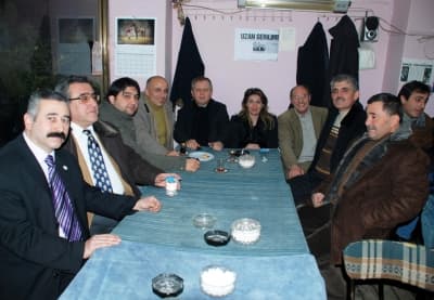 <p style="margin-bottom: 0cm"><font size="2"><font face="arial,helvetica,sans-serif"><strong>Birinci Parti<br /><br /></strong>MHP Adapazarı Belediye Başkan Adayı Y&uuml;ksel Ayanoğlu ile MHP Adapazarı İl&ccedil;e Başkanı &Ouml;m&uuml;r &Ccedil;akar; buluşmada yaptıkları konuşmada; <font color="#333399">birlik ve beraberliğin &ouml;neminden bahsederek; 29 Mart se&ccedil;imlerinde, Sakarya&rsquo;da birinci parti &ccedil;ıkarak, t&uuml;m belediyeleri alacaklarını s&ouml;yledi.<br /><br /></font>Ayanoğlu ve &Ccedil;akar; desteklerinden dolayı da Gen&ccedil; Parti&rsquo;ye teşekk&uuml;r etti.</font></font></p>