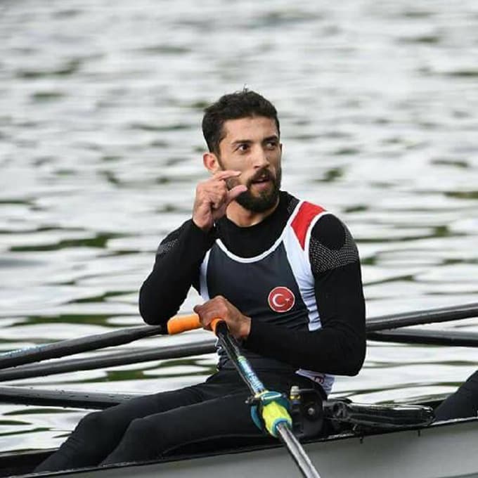 Milli sporcuyu bıçakladılar