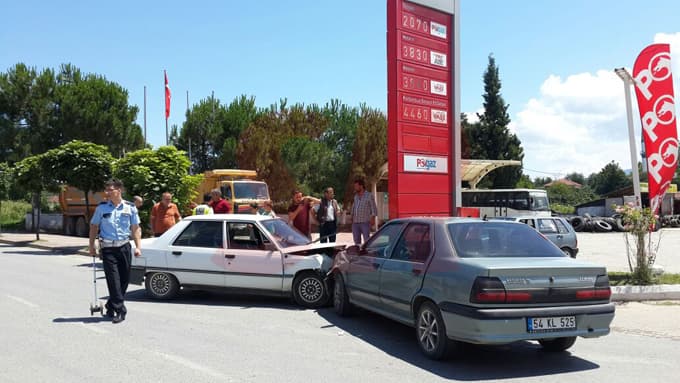 Kafa kafaya çarpıştılar