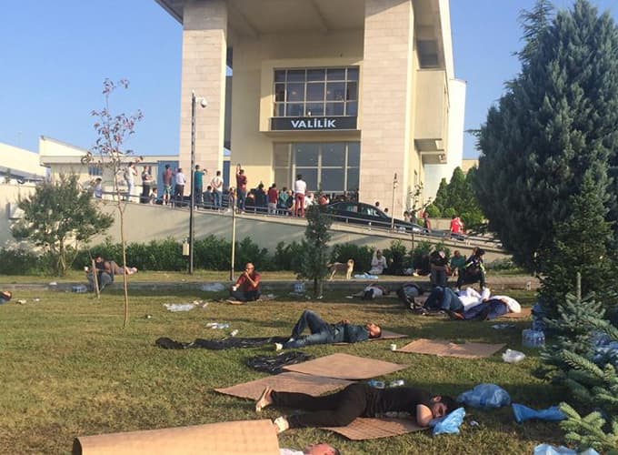 Sakarya darbe girişimine karşı tek vücut oldu