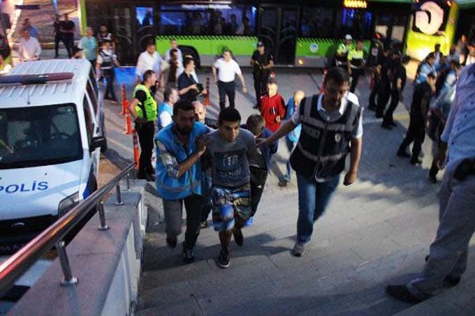 Darbeci 62 kişi tutuklandı