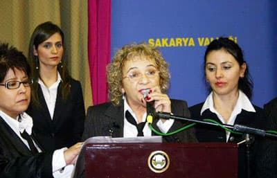 60 Çiftin Nikahı Spor Salonunda Kıyıldı