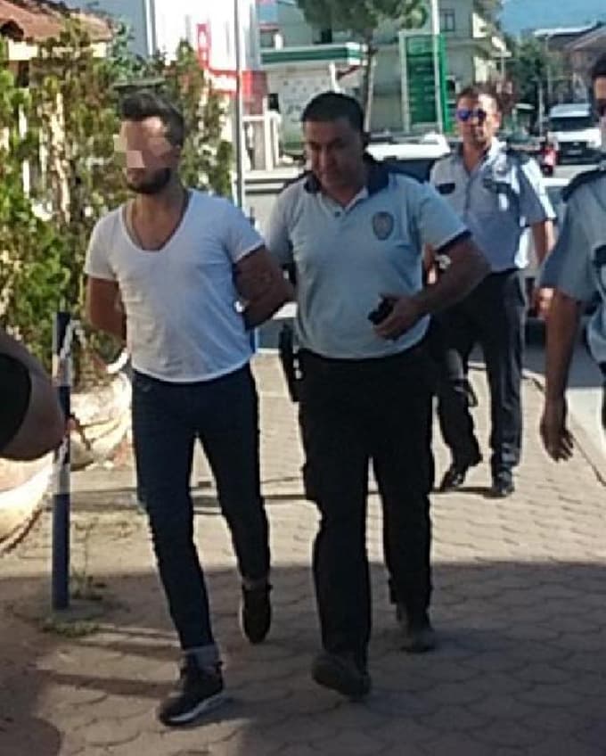 Genç Kızı Kaçırmak İstedi Polisler Kıskıvrak Yakaladı