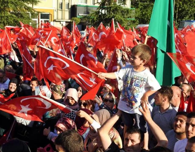 Sapanca'da darbe girişimine protesto