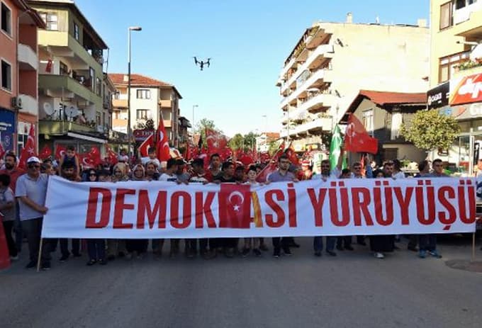 Sapanca'da darbe girişimine protesto