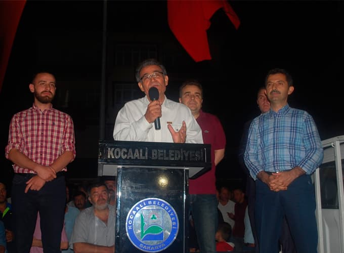 Kocaali'de demokrasi yürüyüşü yapıldı