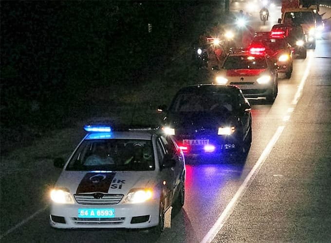 Ferizli'de Darbe girişimine konvoylu tepki