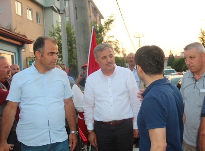 Ferizli'de Darbe girişimine konvoylu tepki