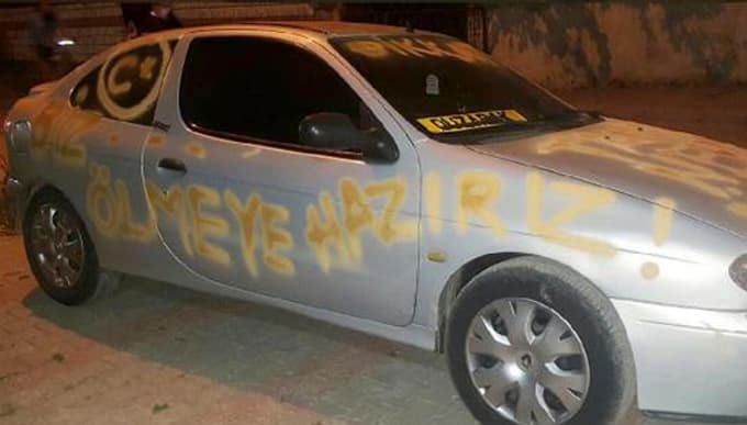 FETÖ'YA yazılarla tepki!