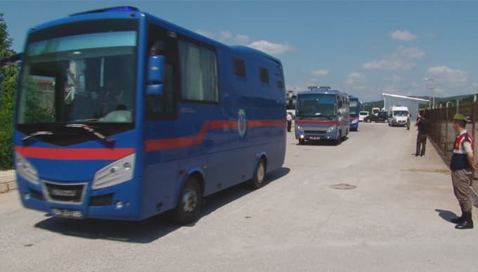 Tutuklu askerler başka cezaevine gönderildi