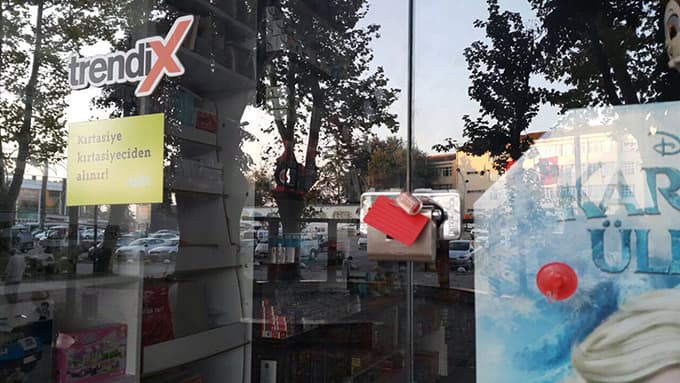 Hendek'te pastanenin iki şubesine mühür vuruldu