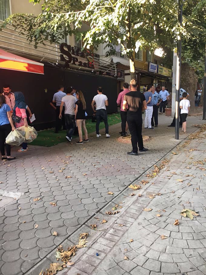 Hendek'te pastanenin iki şubesine mühür vuruldu