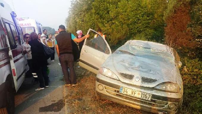 Akyazı'da otomobil takla attı: 5 yaralı