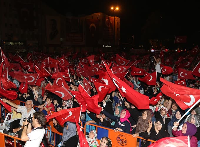 Biz şehadete yürüdük gazilik nasip oldu