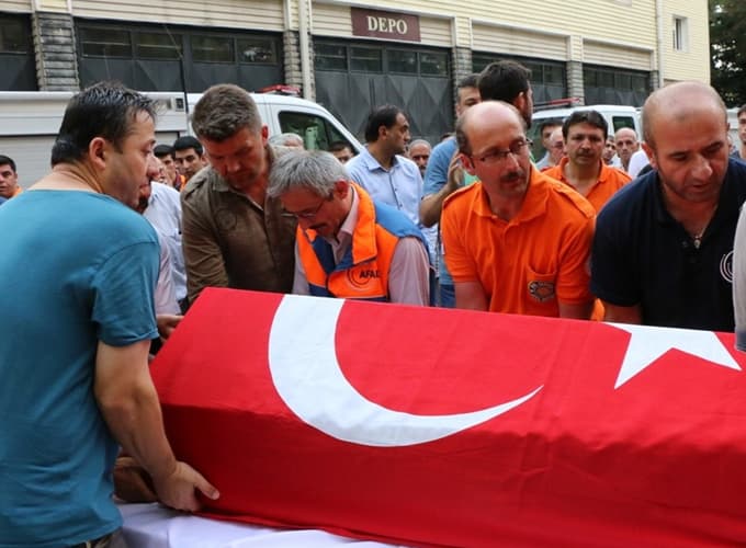 Kazada ölen iki AFAD personeline acı veda