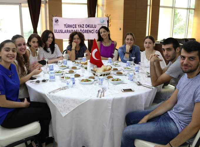 SAÜ kültür elçilerini ağırlıyor