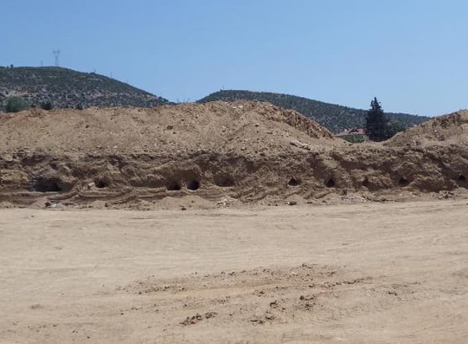 Cami inşaatından Roma dönemine ait mezarlar çıktı