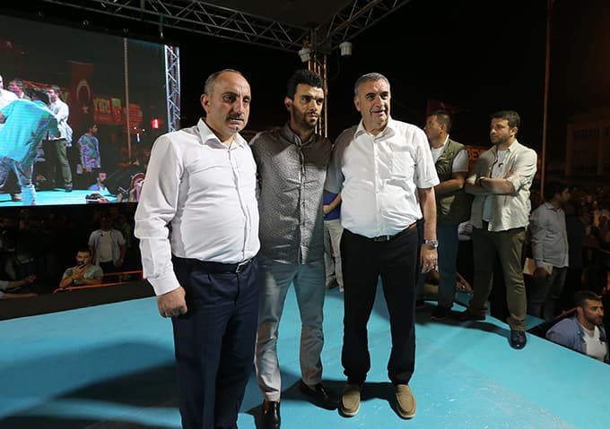 "Asıl Kahraman Milletimizdir"