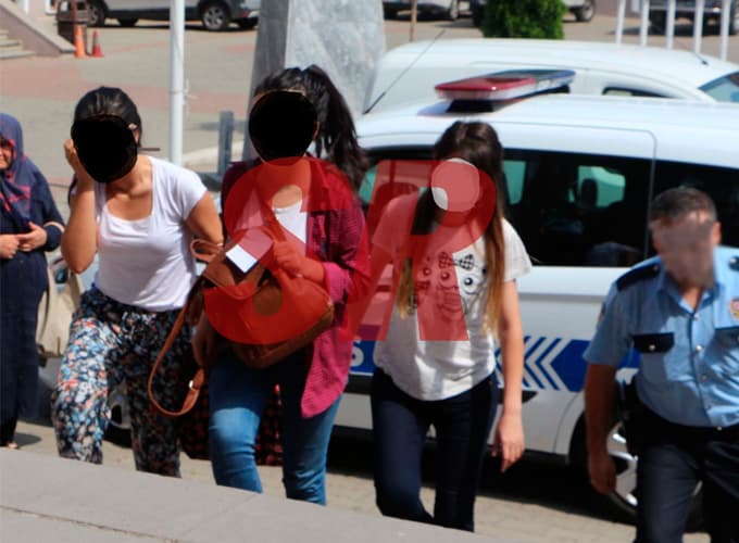 Gözaltına alınan 5 bayan, serbest bırakıldı
