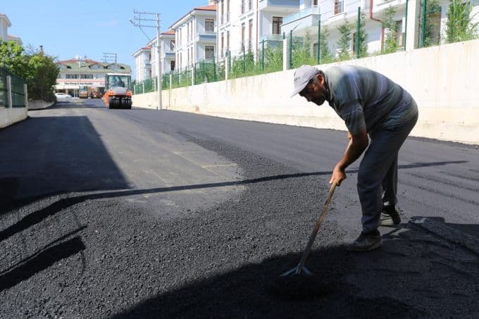 Serdivan'da o bölgeler asfaltlandı