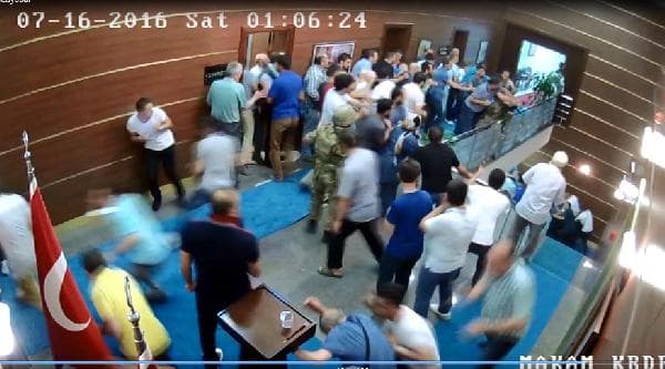 Darbe girişimi akşamı valilikte yaşananlar