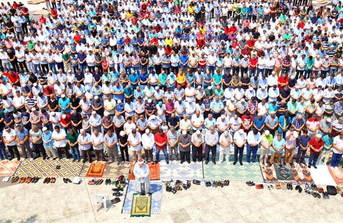 Ümmet cuması için meydan doldu