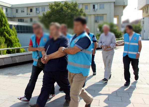4 işadamı ve 1 avukat tutuklandı