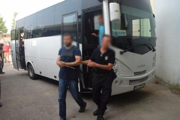 21 polis adliyeye sevk edildi