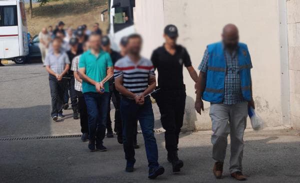 21 polis adliyeye sevk edildi