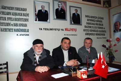 <p><font face="arial,helvetica,sans-serif" size="2" color="#000000"><strong>MHP, Milletinin Hizmetine Kendini Adamıştır</strong></font></p><p><font face="arial,helvetica,sans-serif" size="2">Adaylarının Serdivanlı olduğunu hatırlatan MHPli Yangın; <font color="#333399">&ldquo;Adayımız, Serdivan&rsquo;da b&uuml;y&uuml;y&uuml;p Serdivan'da yaşamanın kendisine vermiş olduğu Serdivan sevgisini, başta Serdivan&rsquo;a ve Serdivanlıya, partili partisiz hi&ccedil;bir ayrım yapmadan, her vatandaşımıza yaymak amacındadır. Serdivanımız, g&uuml;zel &uuml;lkemizin her yanından g&ouml;&ccedil; almış g&uuml;zel bir il&ccedil;edir. Bu g&uuml;zel il&ccedil;eyi Sakarya&rsquo;nın yıldızı yapmaya, daha yaşanılır bir il&ccedil;e yapmaya halkımızın tevecc&uuml;h&uuml; ile y&uuml;r&uuml;mekteyiz. Milliyet&ccedil;i Hareket Partisi T&uuml;rk siyasi hayatında y&uuml;ce T&uuml;rk milletinin hizmetine kendini adamış, hi&ccedil;bir etnik k&ouml;ken ayrımı yapmadan millet ile b&uuml;t&uuml;nleşmiş bir &ccedil;atı partisi olarak &ccedil;alışmalarına hızla devam etmektedir&rdquo; </font>dedi.</font></p>