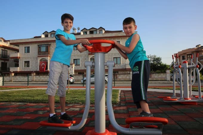 41 tane çocuk ve spor parkı yapıldı