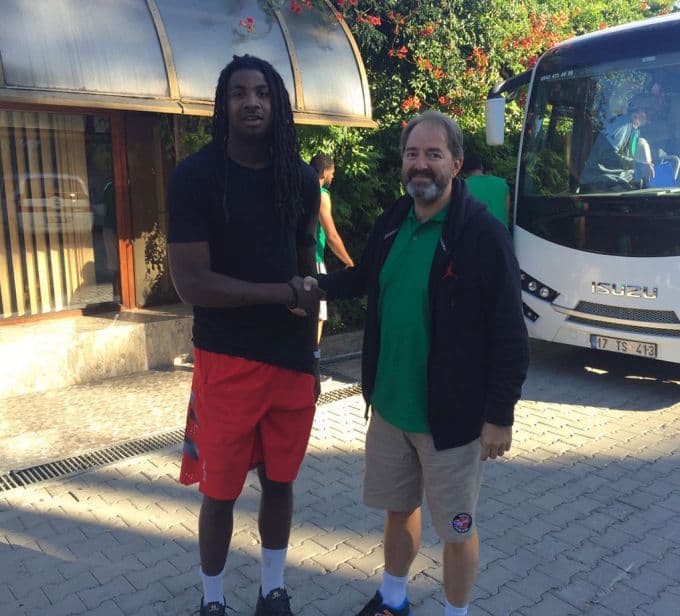 2.08'lik dev basketçi, Büyükşehir Basket'te