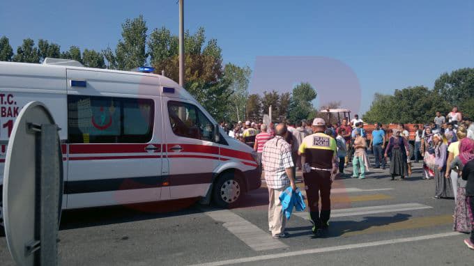 Yenikent yolunu kapattılar
