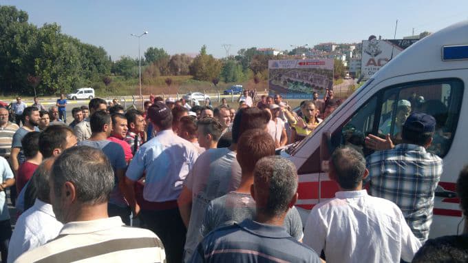 Yenikent yolunu kapattılar
