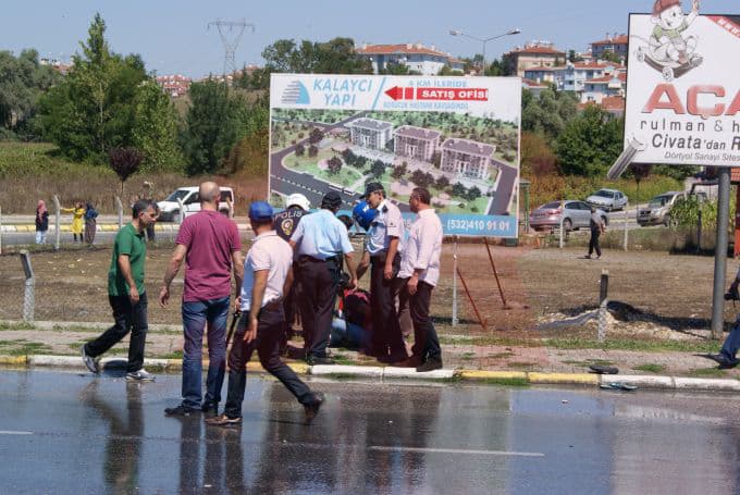 Yenikent yolunu kapattılar