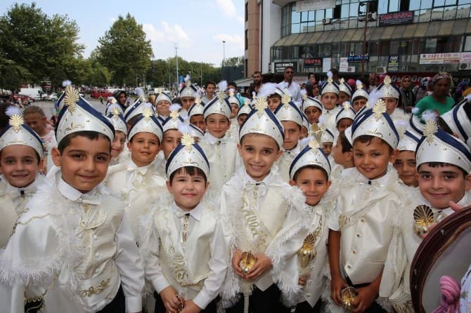 100 çocuk sünnet edilecek