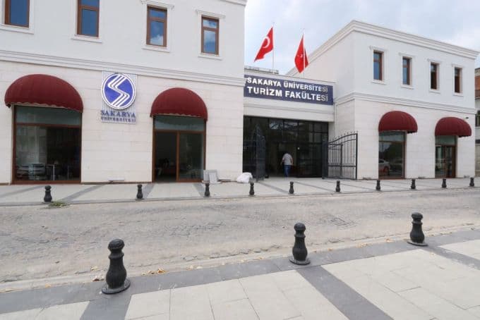 Öğrenciler için ücretsiz ulaşım
