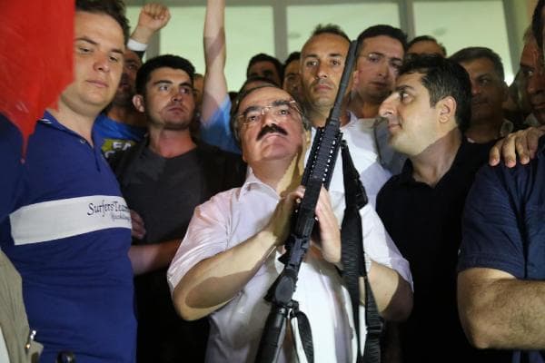 İşte Vali Coş'un darbe girişimi gecesi telsiz konuşmaları