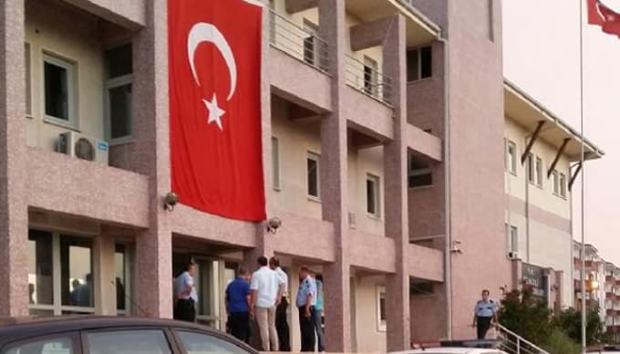 Ferizli'de 5 öğretmen FETÖ'den tutuklandı