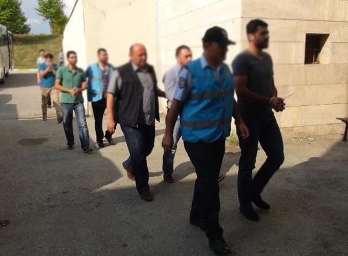 13 asker, 39 polis yeniden gözaltına alındı 