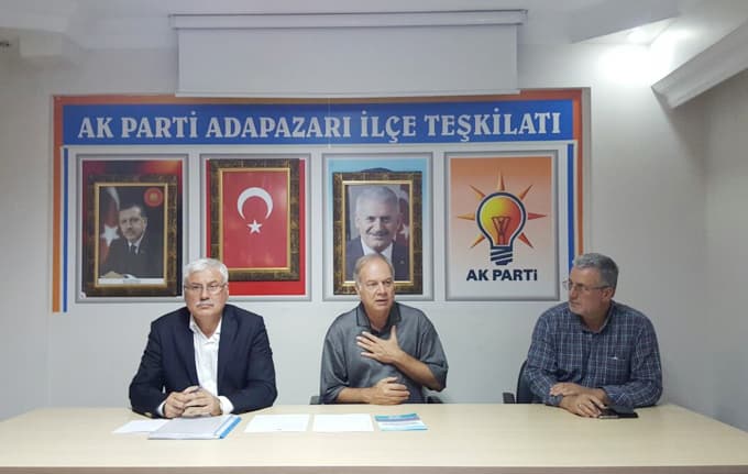 AK Parti Adapazarı Mahalle başkanlarıyla buluştu 