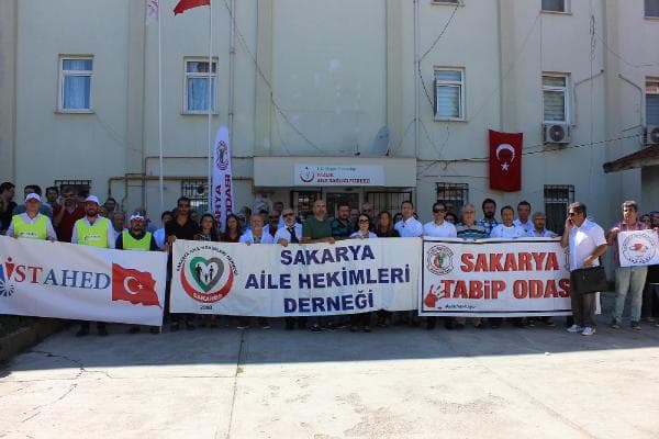 Doktora bıçaklı saldırı