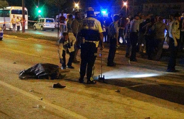 Yenikent yolunda feci kaza: 2 ölü!