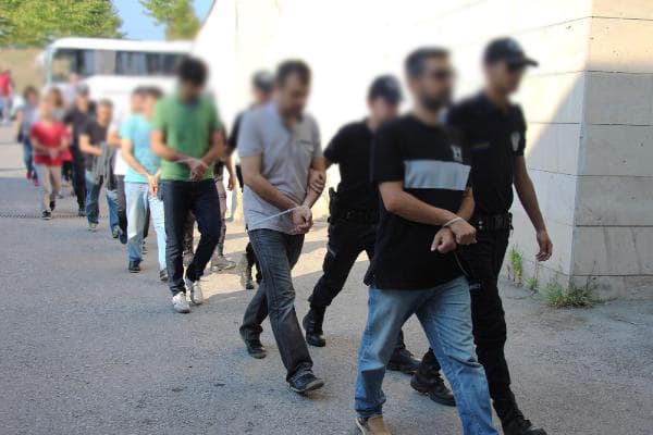 SAÜ'lü 10 akademisyen tutuklandı