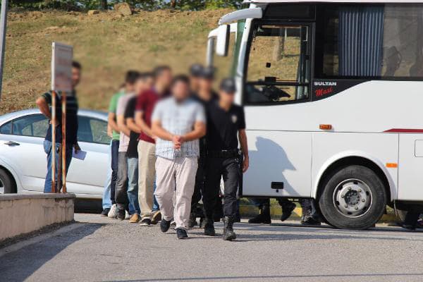 SAÜ'lü 10 akademisyen tutuklandı
