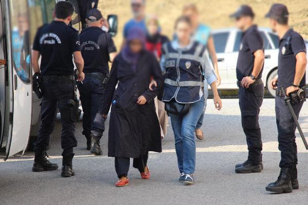 19 öğretmen adliyeye sevk edildi