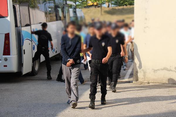 19 öğretmen adliyeye sevk edildi
